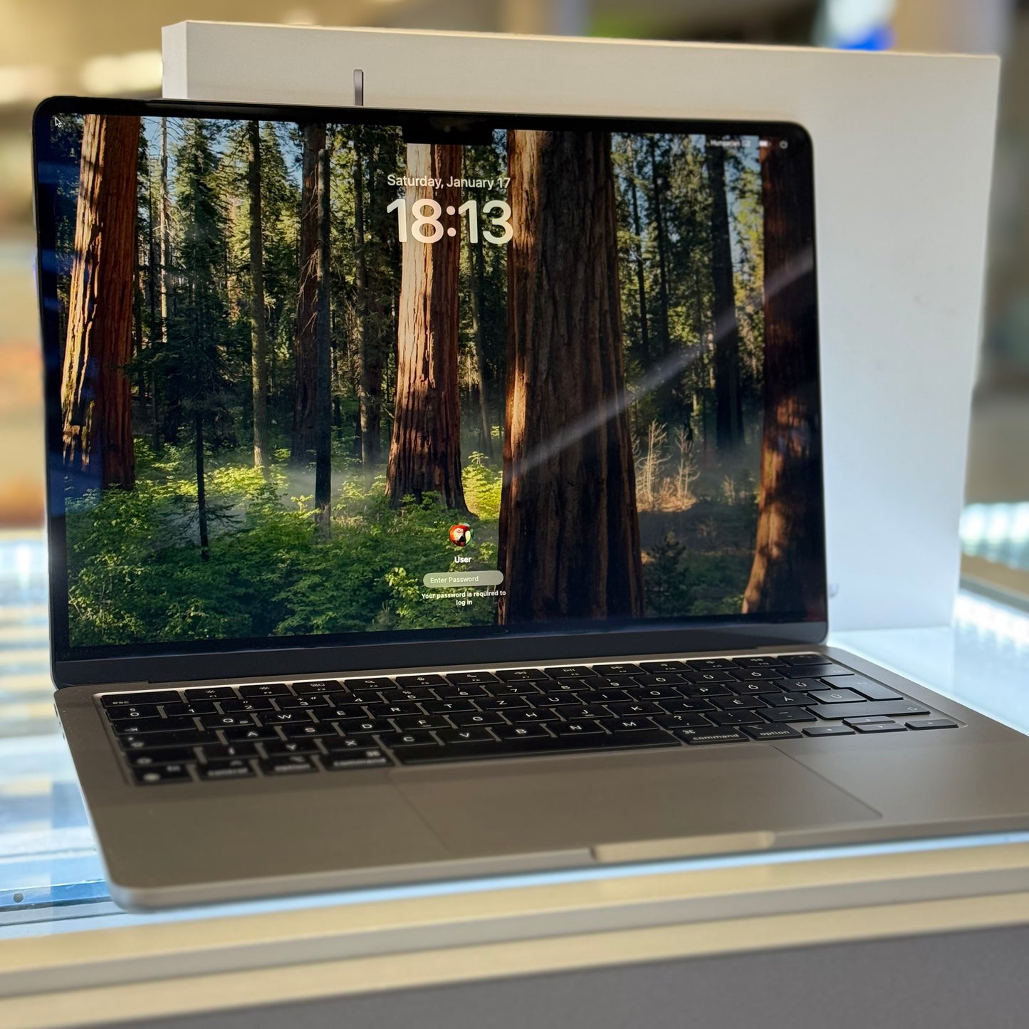 Apple MacBook Air M2 256GB, 12 hó garancia
